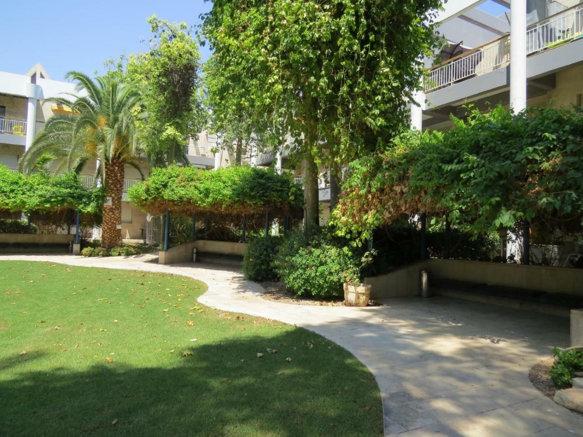 Royal Park- Magical Garden Apartment Eilat Extérieur photo